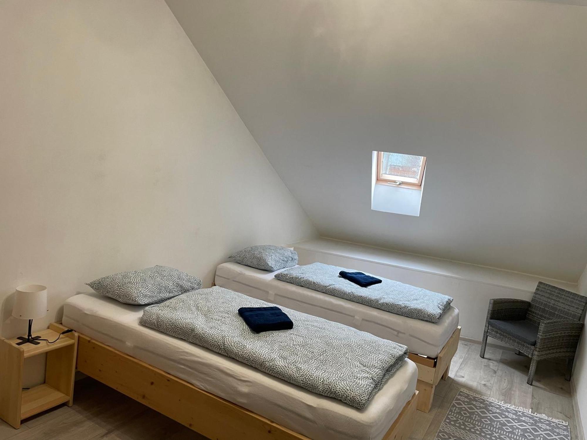 Gasthaus Zu Hause Vrbov Zimmer foto
