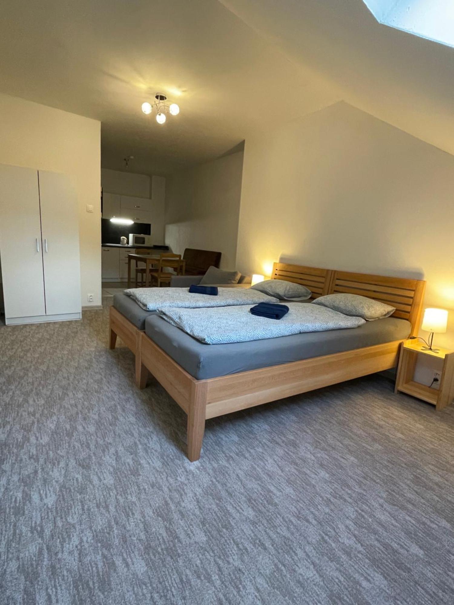 Gasthaus Zu Hause Vrbov Zimmer foto